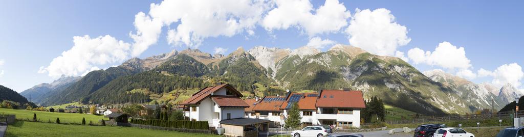 Apart Mirjam Pettneu am Arlberg Bilik gambar
